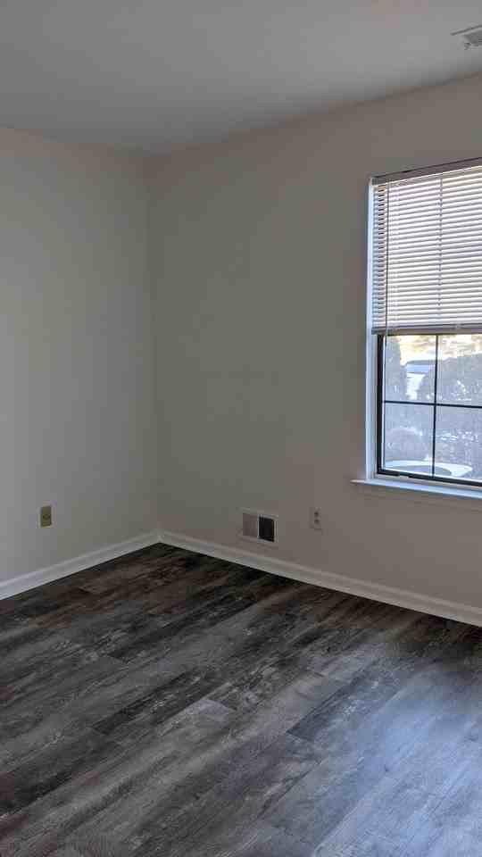 282 Cozzens Ct - Photo 4 of 15