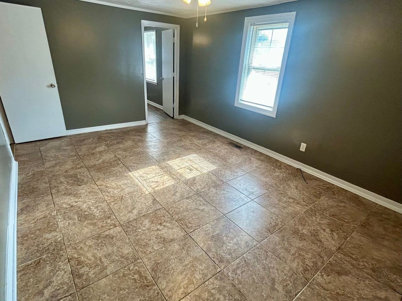 1017 California Blvd - Photo 4 of 13