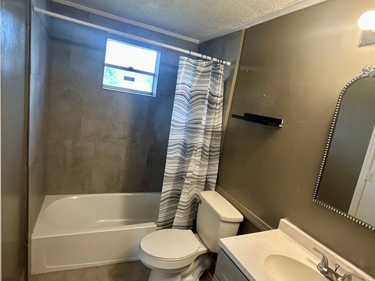 1017 California Blvd - Photo 5 of 13