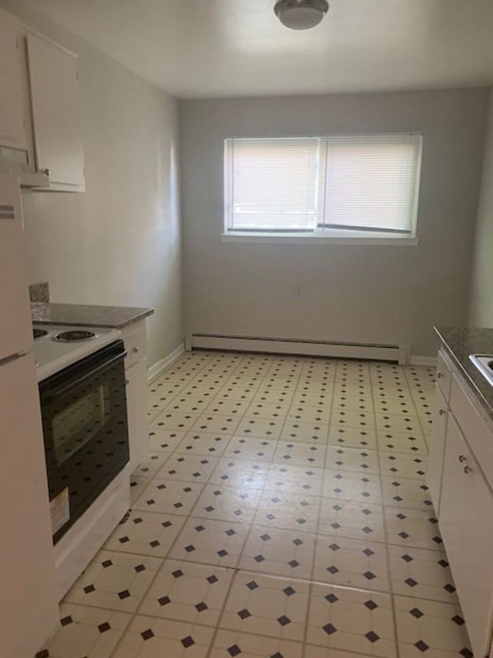 Catalpa Court - Photo 4 of 13