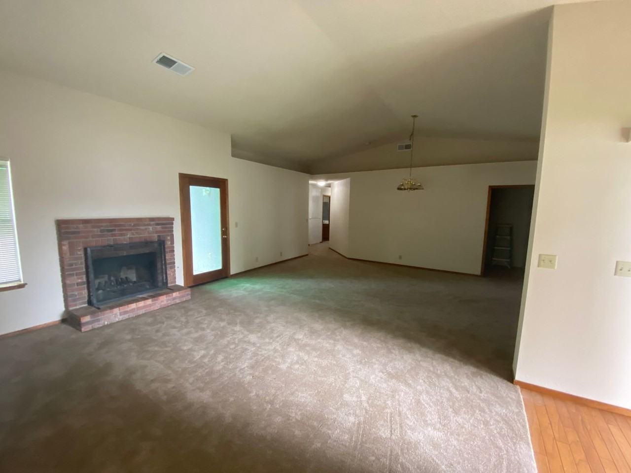 2302 Fernwood Dr - Photo 3 of 15