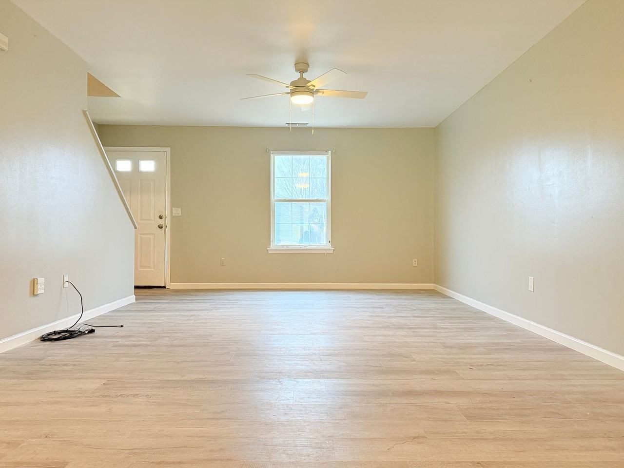 525 S Spinnaker Ln - Photo 2 of 13