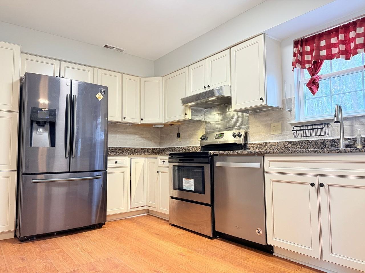 525 S Spinnaker Ln - Photo 5 of 13