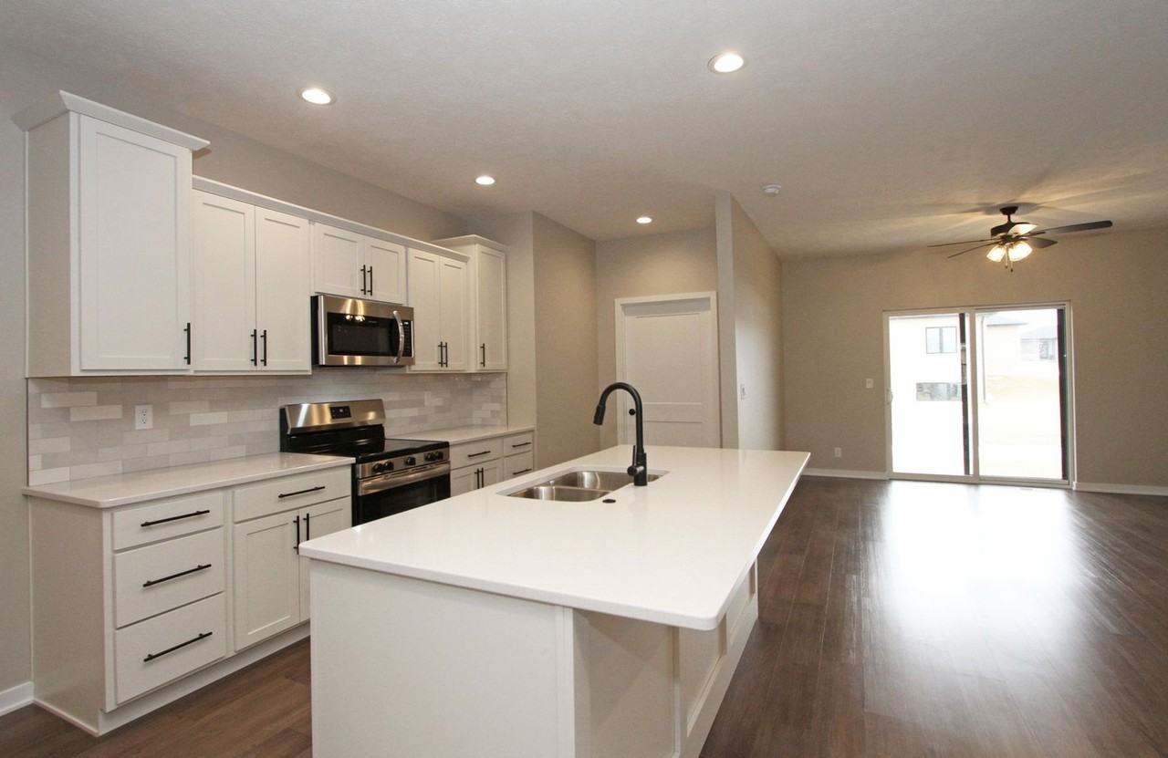 1079 Titan Dr - Photo 2 of 30