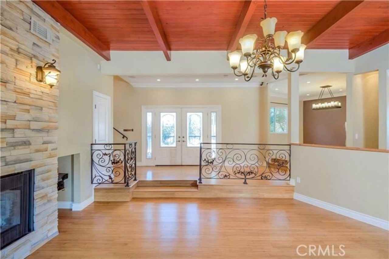 3548 Poppy Dr - Photo 2 of 8