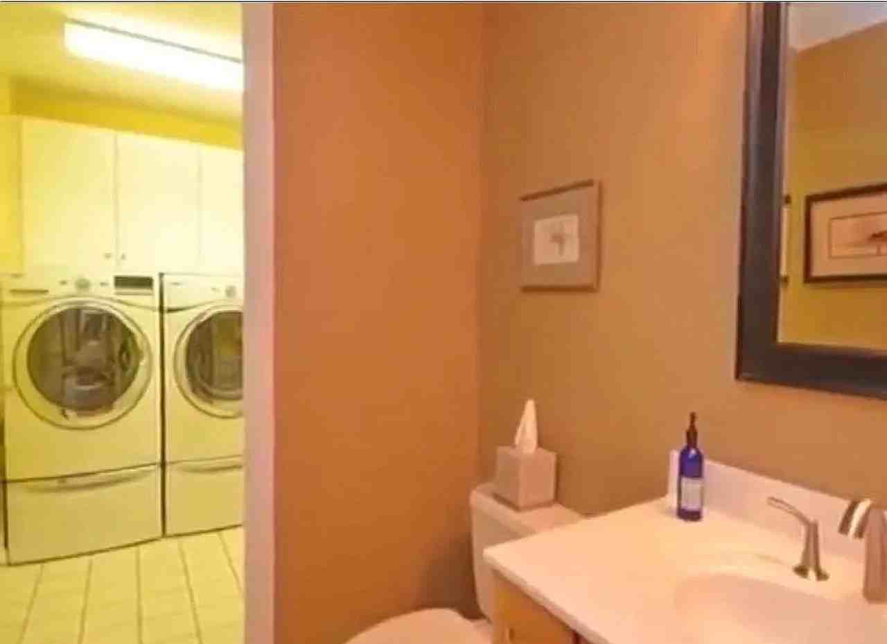 8026 Witts Mill Ln - Photo 3 of 10