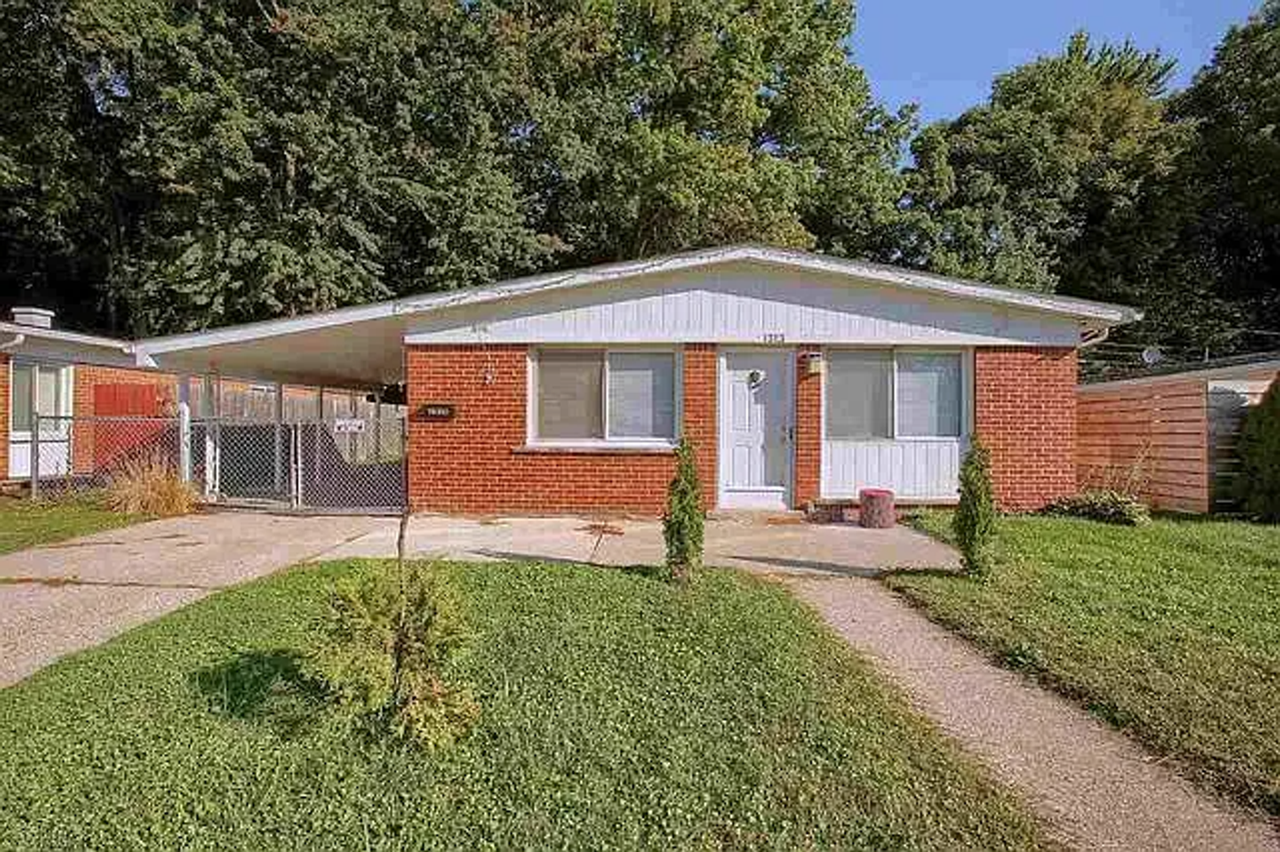 1313 Moulin Ave - Photo 3 of 9