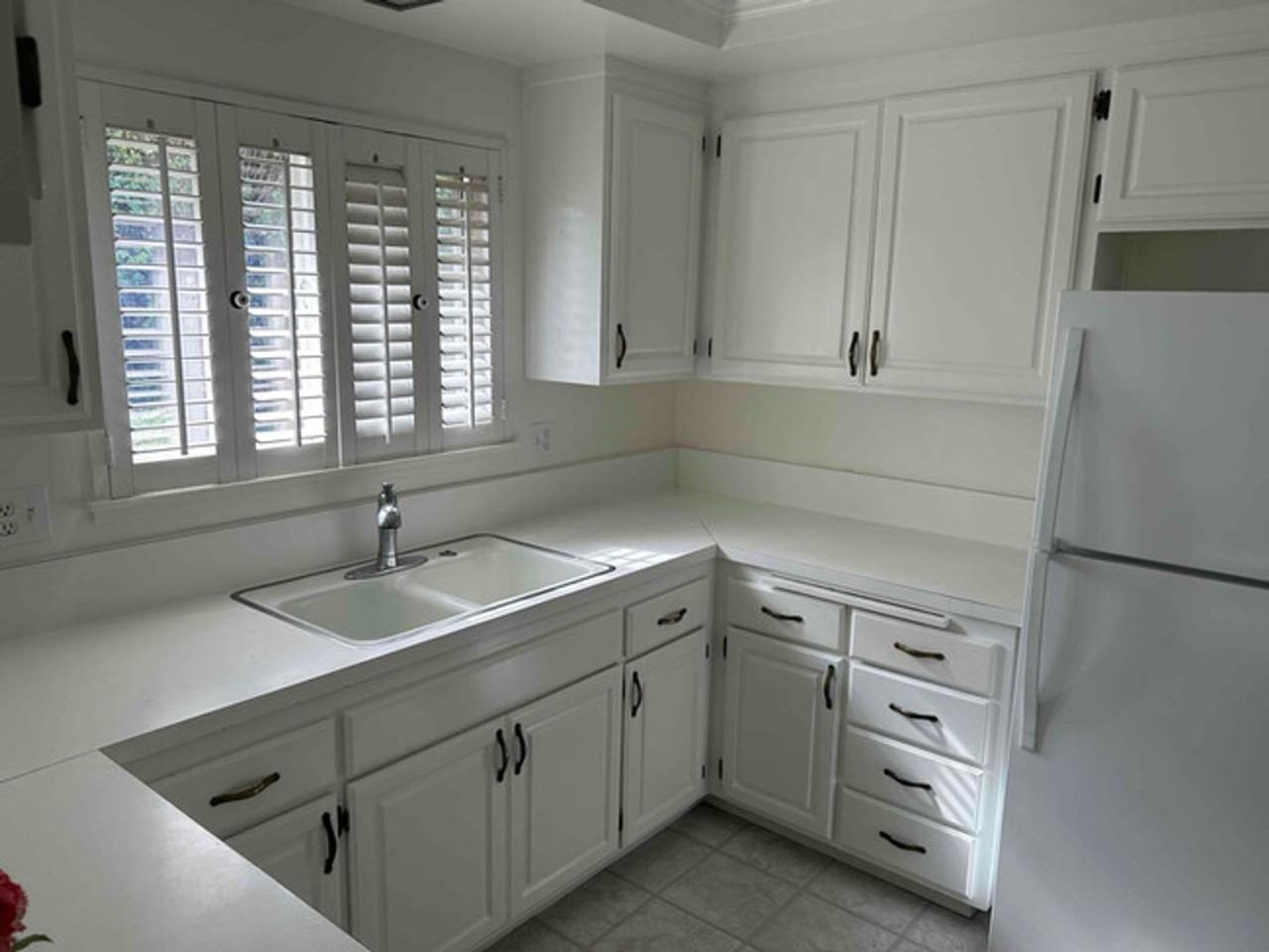 266 Bieber Dr - Photo 3 of 9