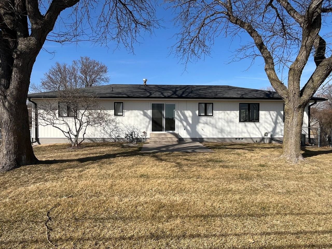 719 Madden Rd - Photo 2 of 31