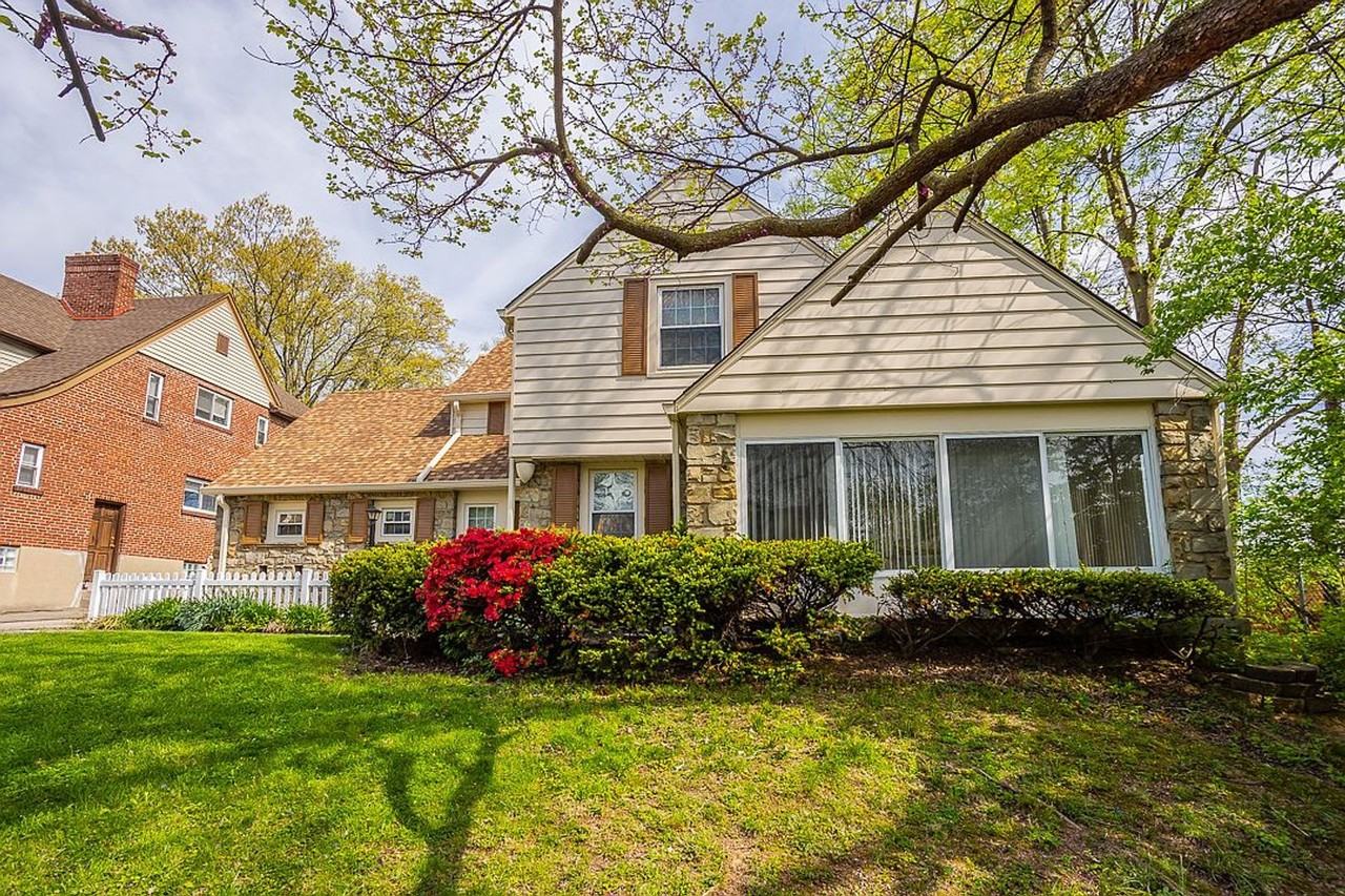 1744 Northampton Dr - Photo 2 of 11