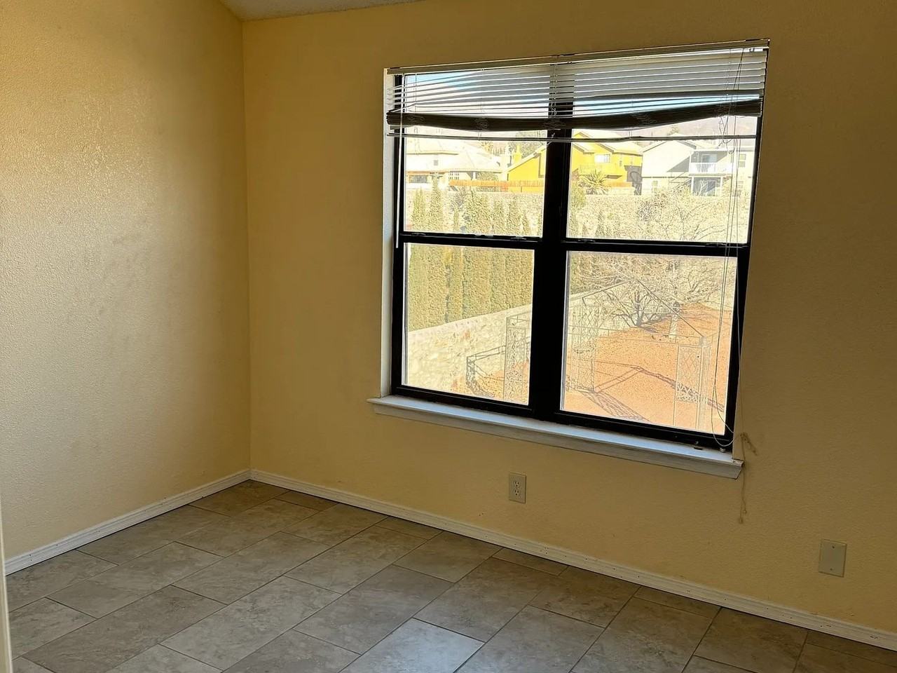 1104 Desierto Seco Dr - Photo 3 of 12
