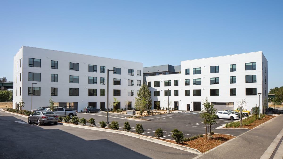 490 Mill St - Photo 7 of 22