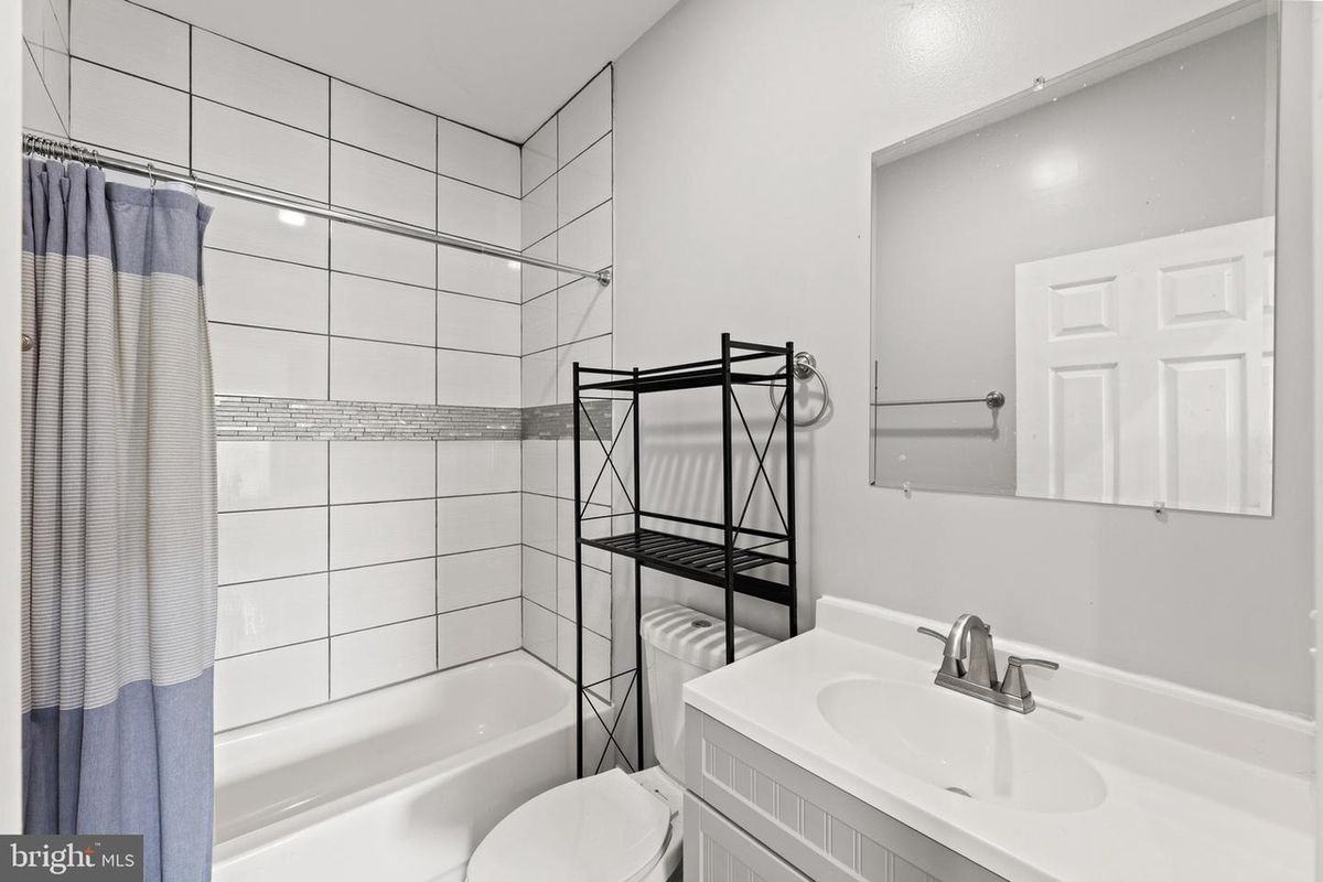 2414 Orleans St - Photo 5 of 8