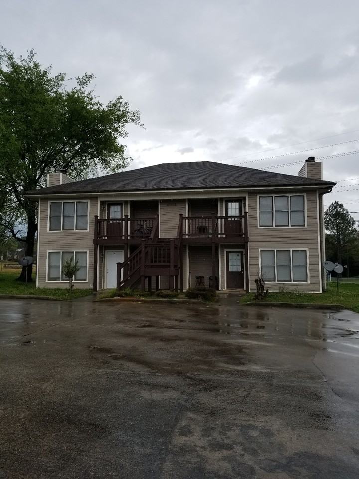 12006 Sugar Mill Cir Se #1 - Photo 5 of 9