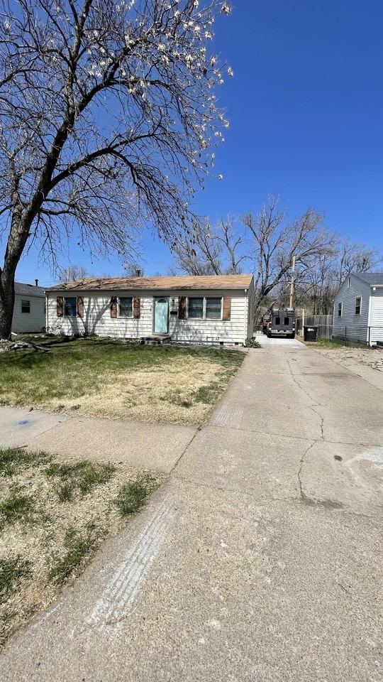 6250 Buckingham Ave - Photo 5 of 18