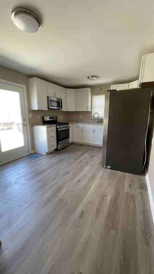 6250 Buckingham Ave - Photo 6 of 18