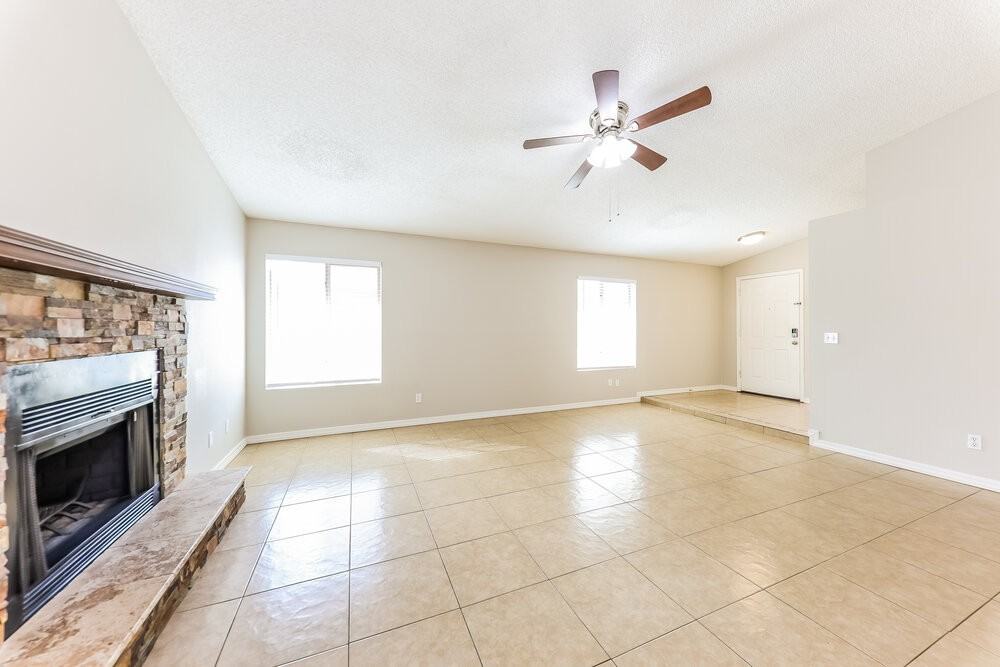 5209 N 78th Dr - Photo 4 of 16