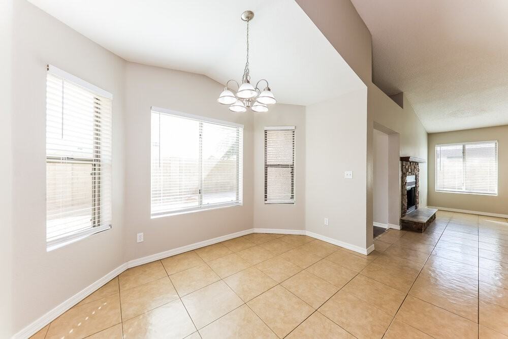 5209 N 78th Dr - Photo 5 of 16