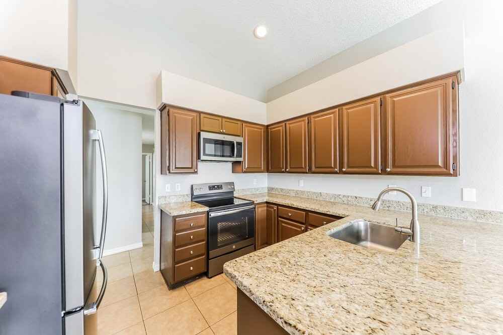 5209 N 78th Dr - Photo 7 of 16