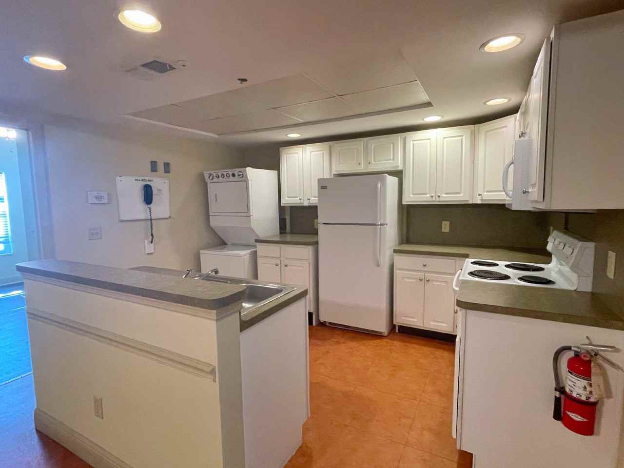 73 Orange St Apt A - Photo 5 of 16