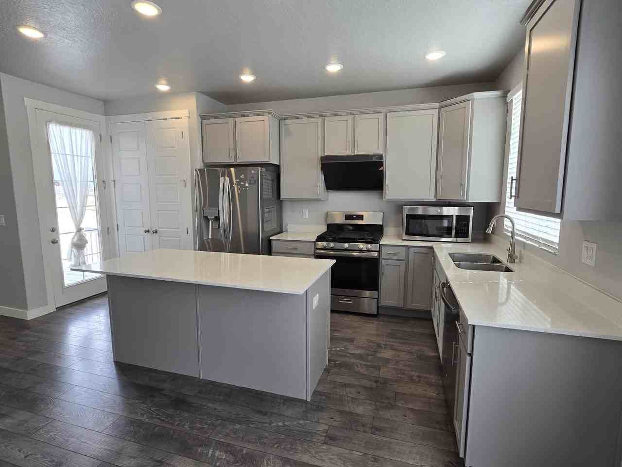 3347 W Lazy J Ln - Photo 4 of 25