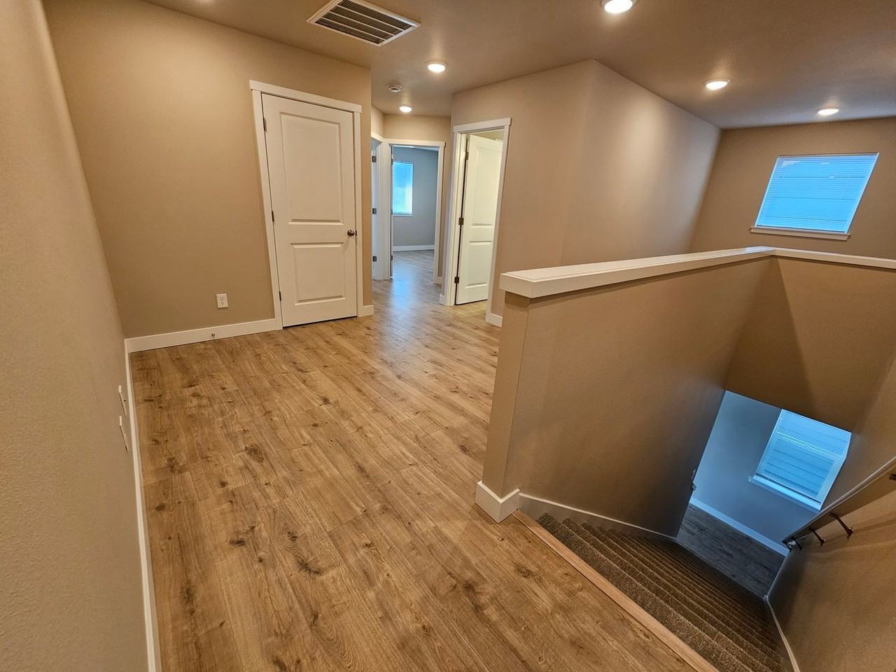 815 Vine Maple St Se - Photo 6 of 15