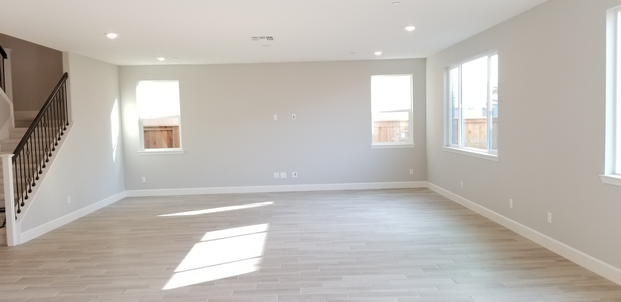 1561 Osborn Dr - Photo 3 of 50