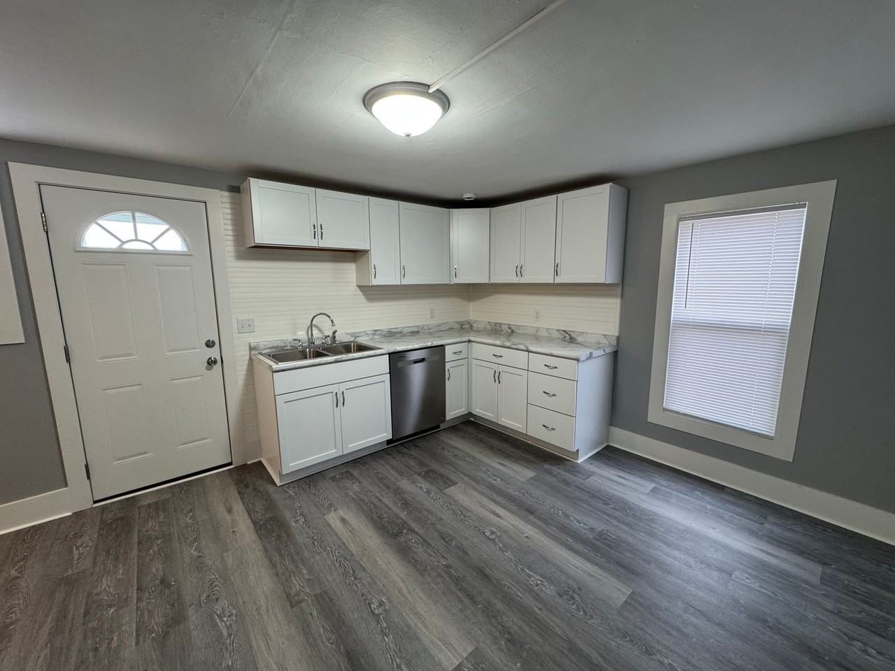 435 4th Ave - Photo 2 of 16