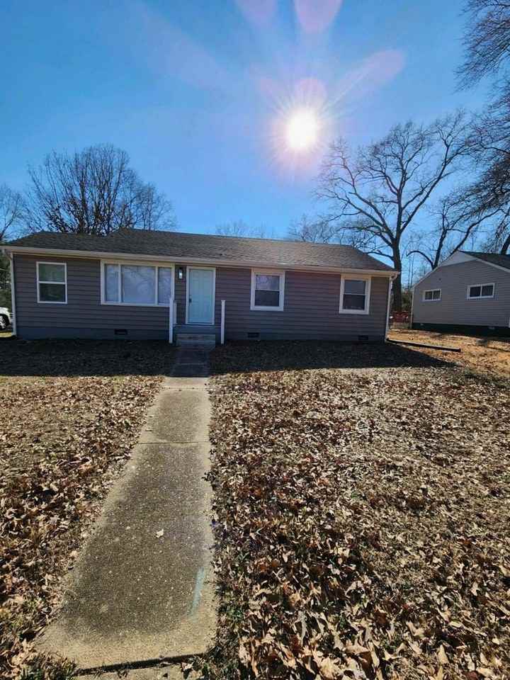 115 Wootton Rd - Photo 2 of 7