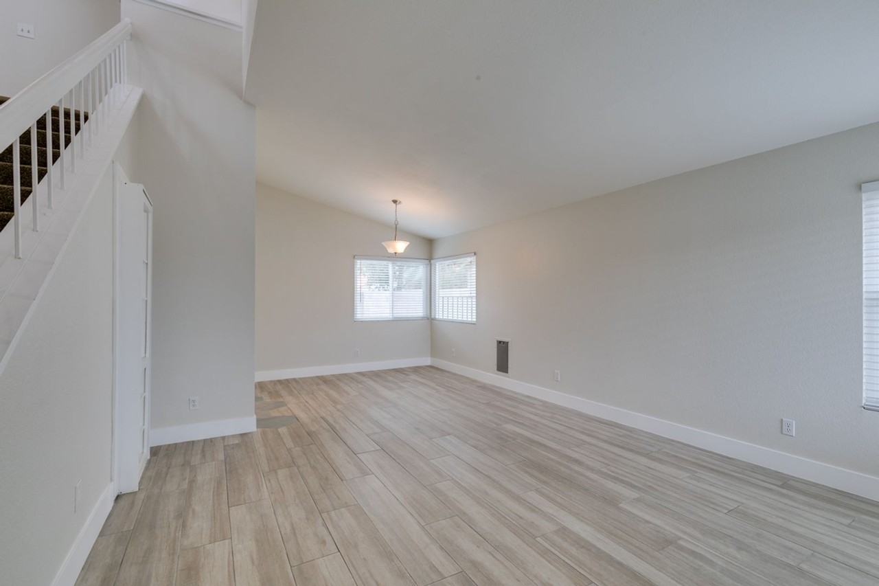2528 Wolverton Ave - Photo 2 of 47