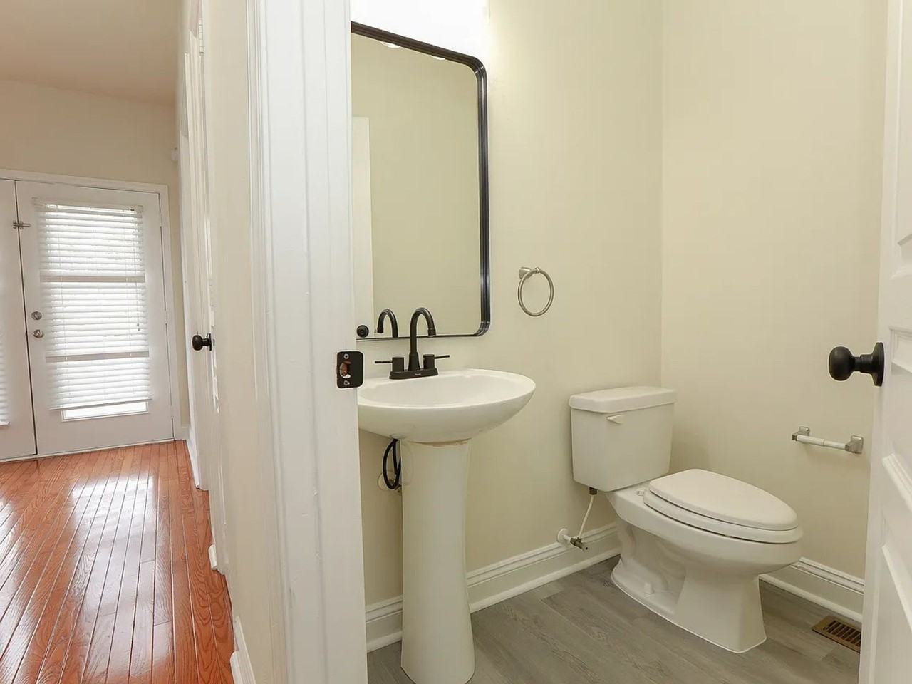 1540 Dungee St - Photo 2 of 15