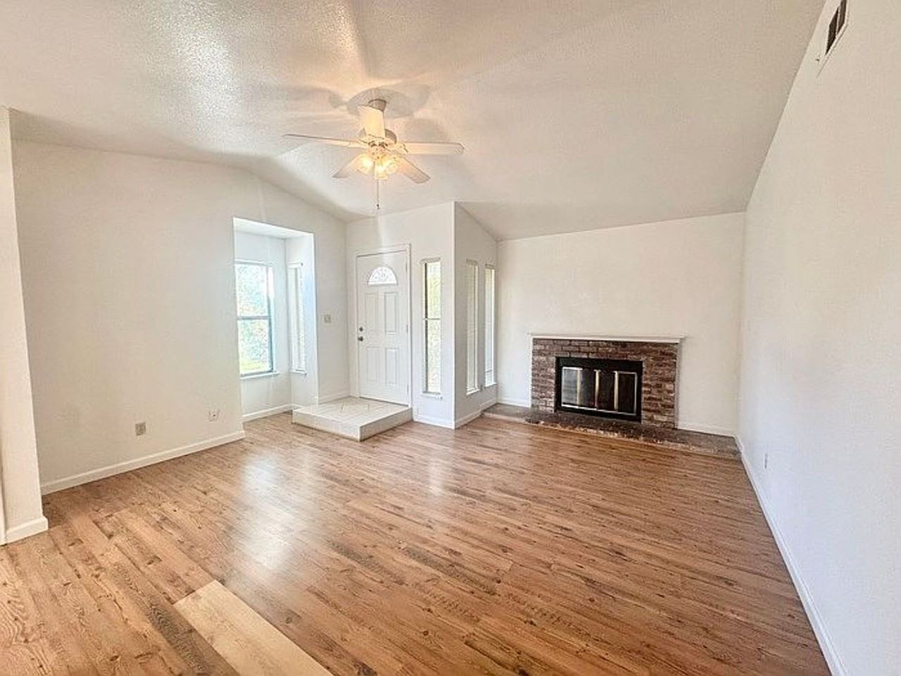 5009 10th Ave - Photo 2 of 21