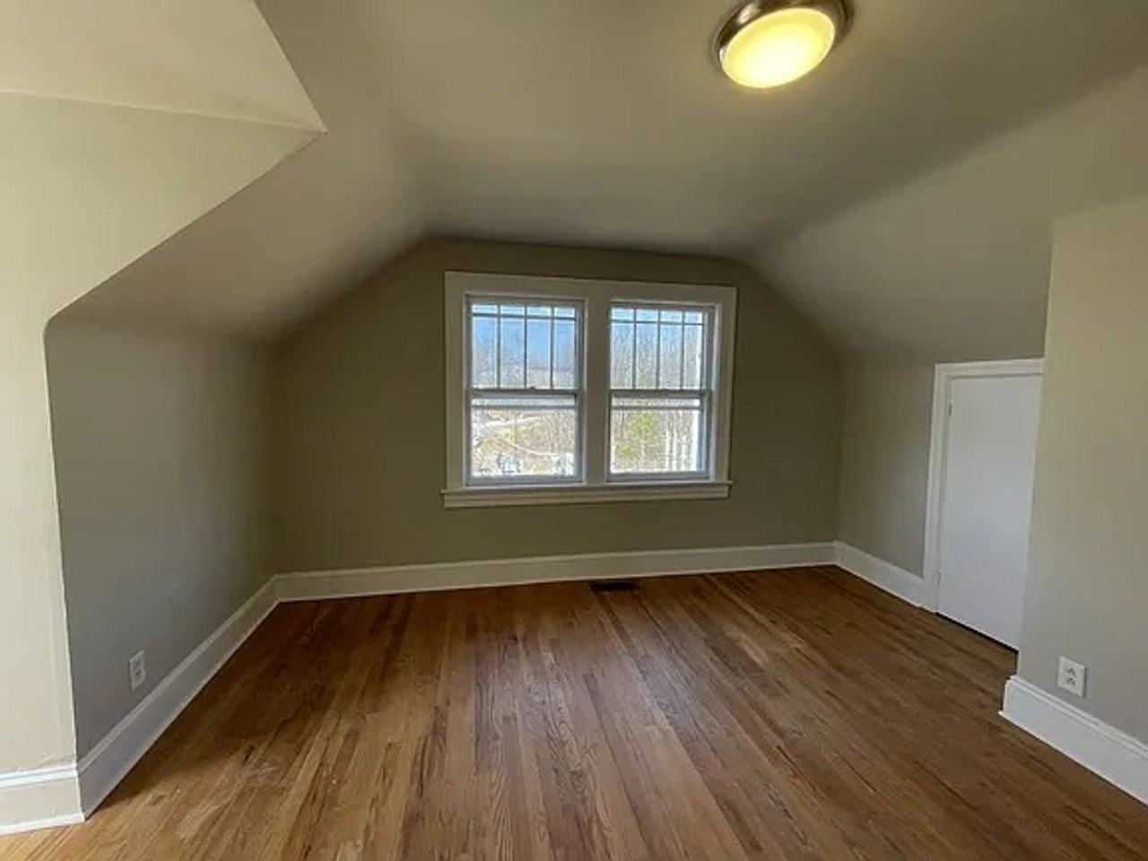 3395 S Amherst Hwy - Photo 2 of 13