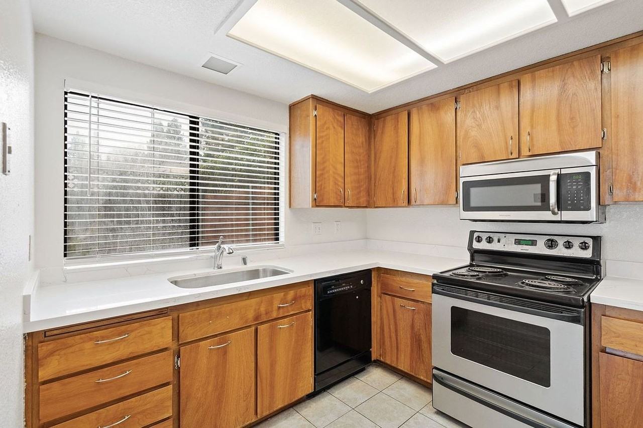 2198 Sandcastle Way - Photo 3 of 21