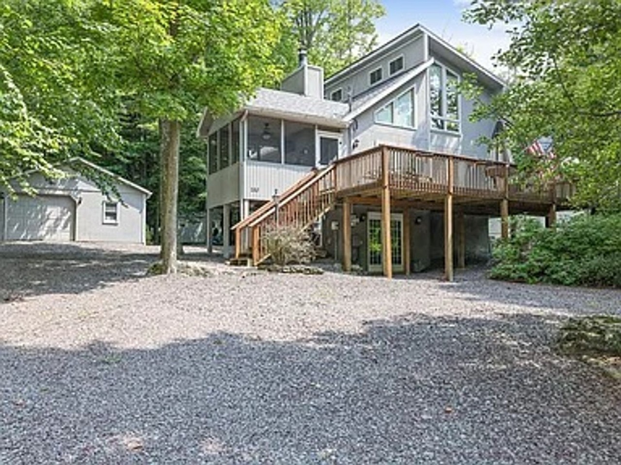 280 Ridgewood Cir - Photo 3 of 25