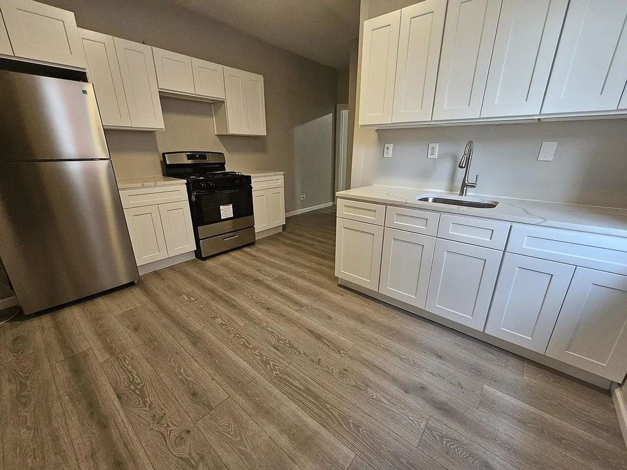 30 Lee Ave - Photo 3 of 12