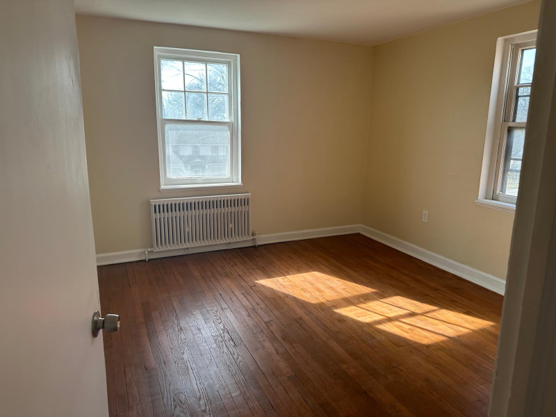 2669 South St Se #F - Photo 2 of 7