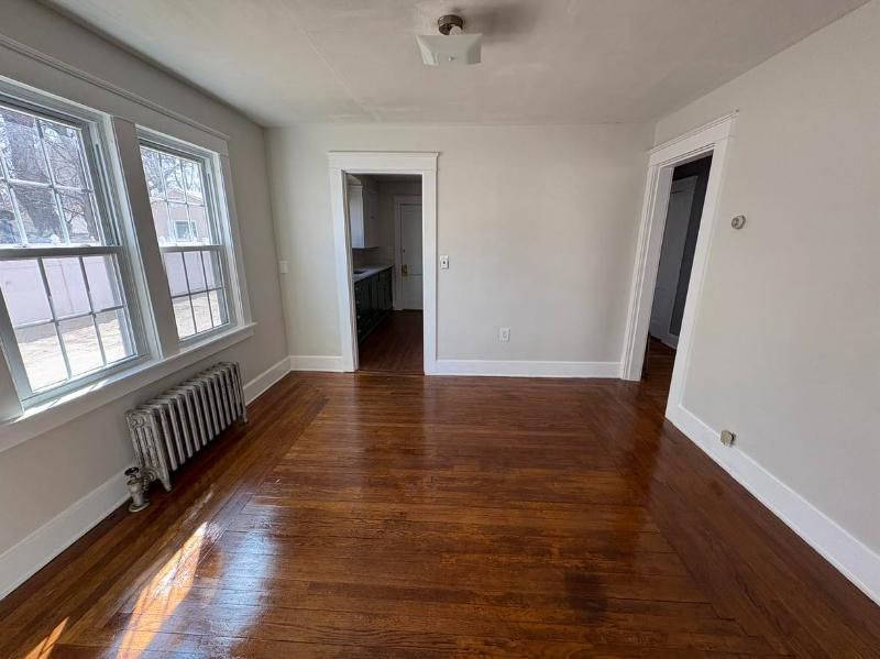 110 Woodstock Ave #110 - Photo 3 of 11