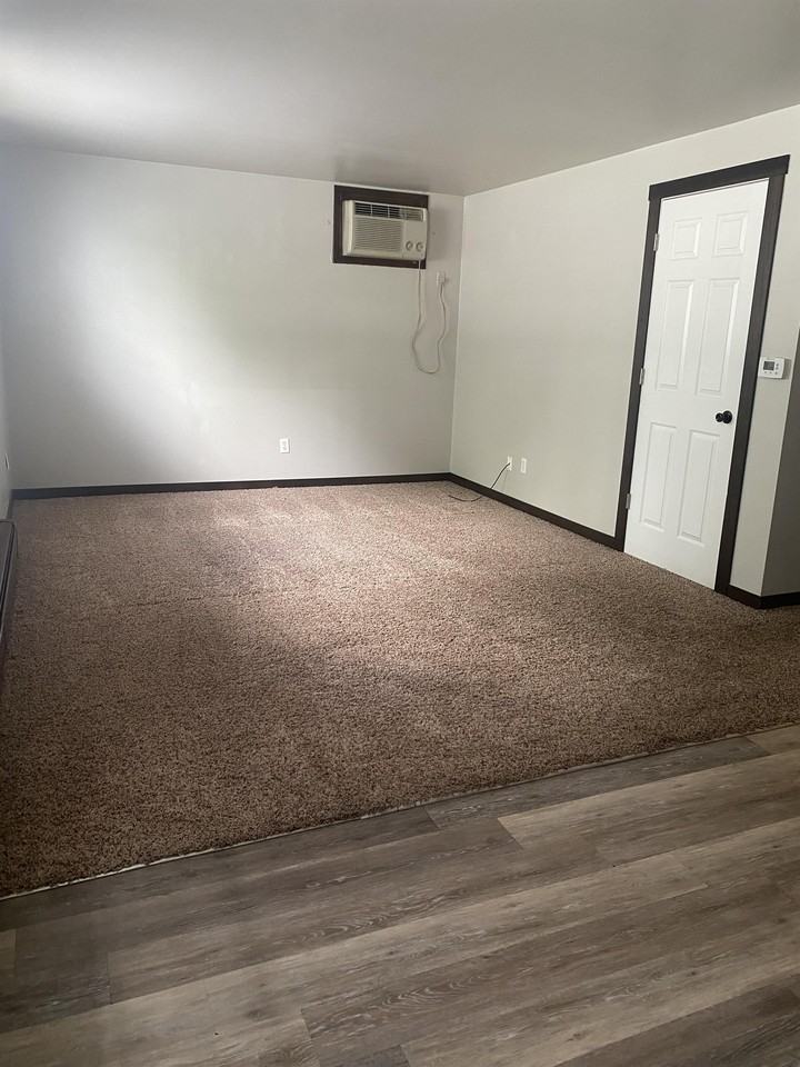 405 East 6th Street - Photo 2 of 16