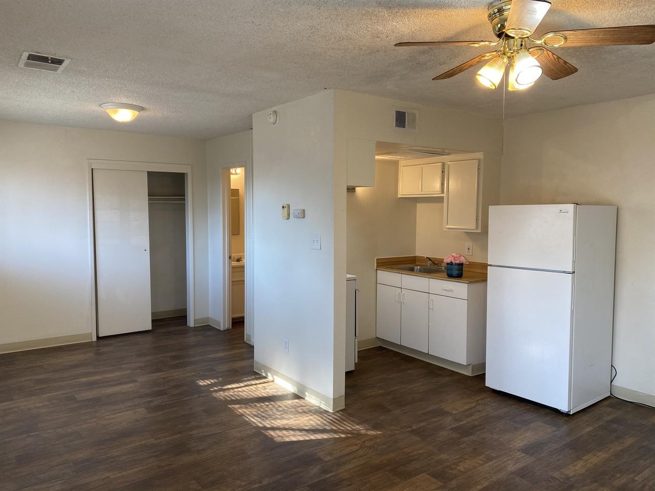 514 13th Street - Photo 2 of 8