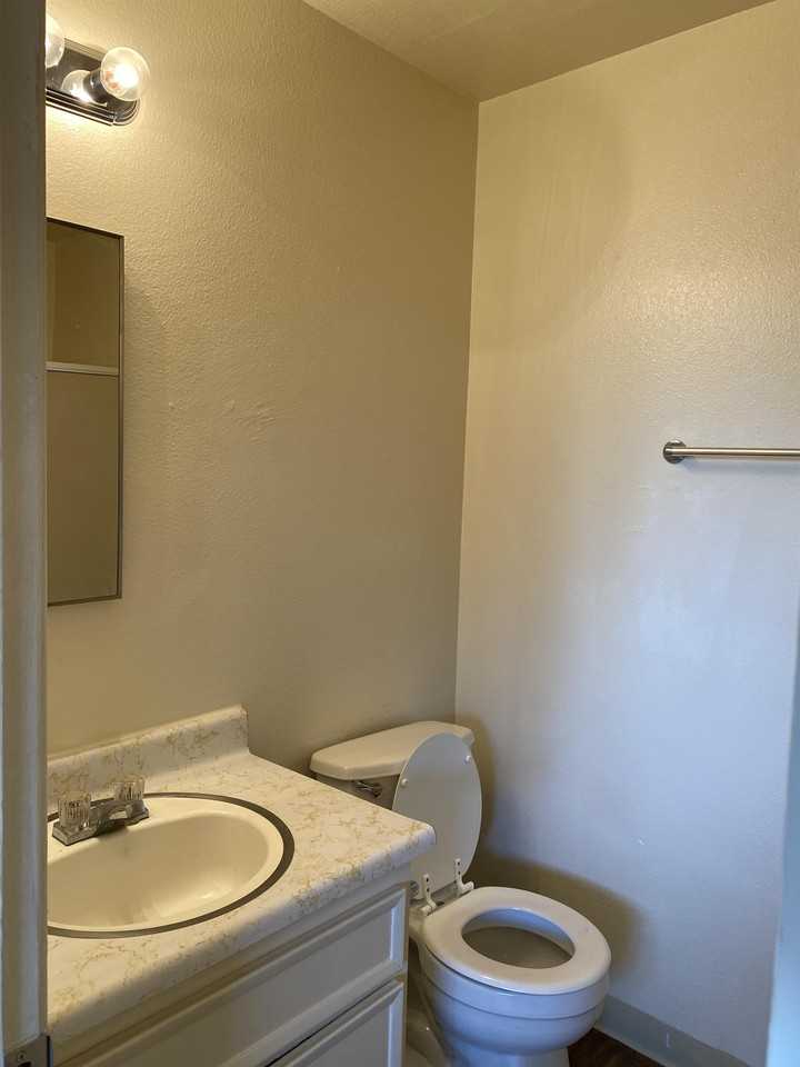 514 13th Street - Photo 3 of 8