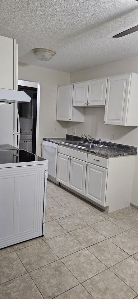 Ridge Crest Apts - Photo 4 of 29