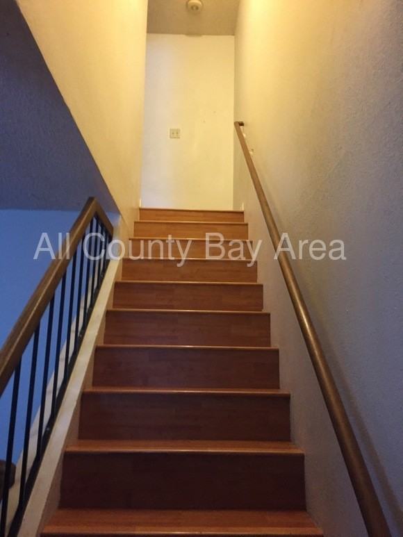 18 Sheffield Ct - Photo 2 of 3