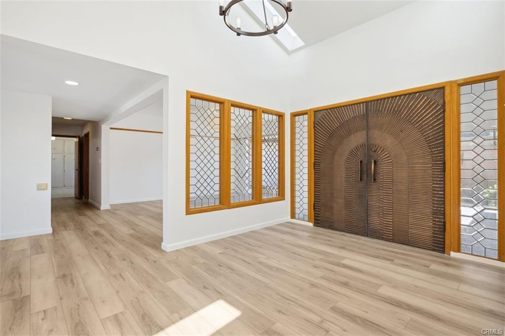 16347 Mandalay Dr - Photo 3 of 7