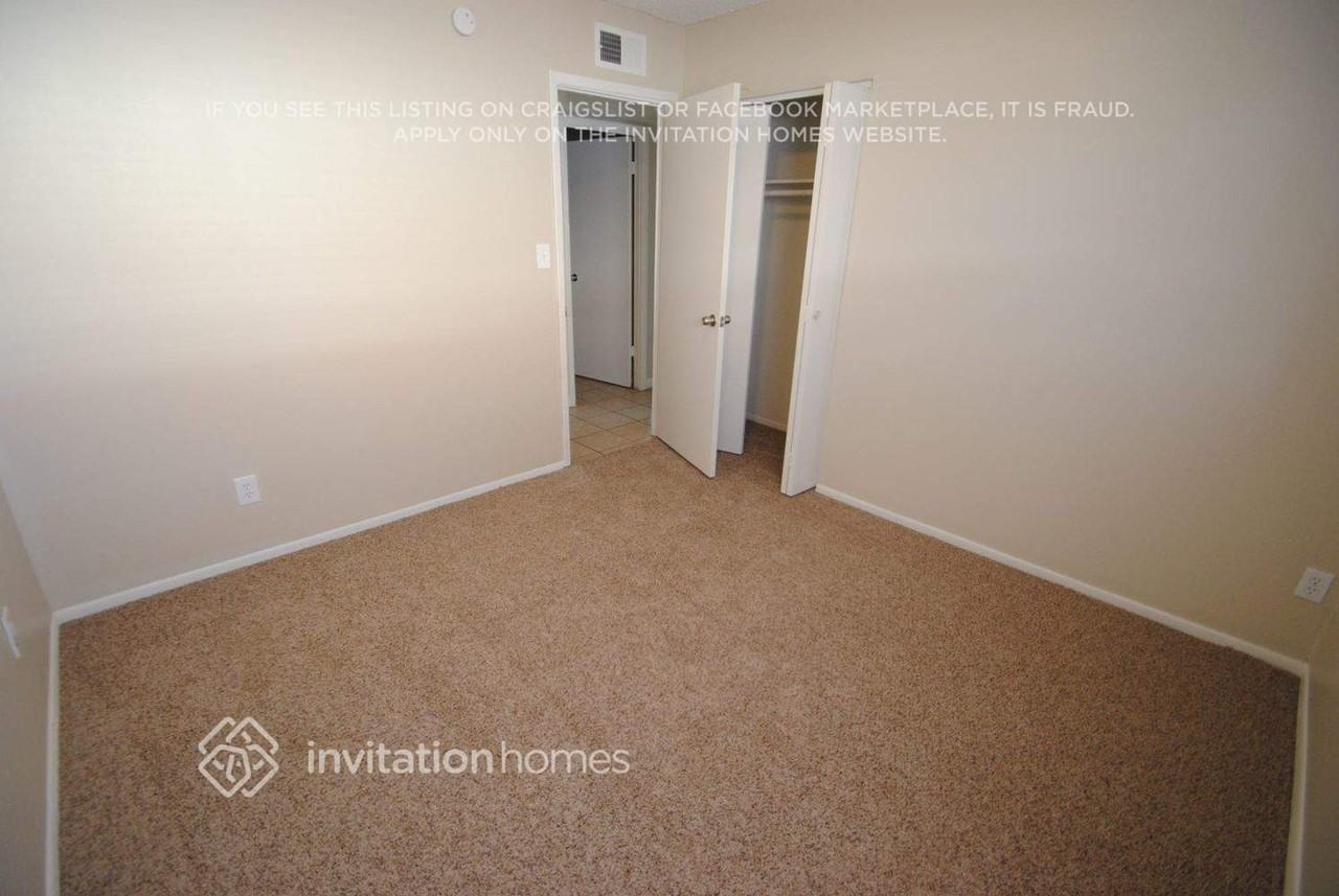 6350 W Earll Dr - Photo 3 of 7