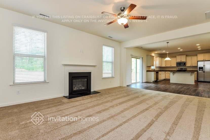 141 Roaring Creek Dr - Photo 4 of 26
