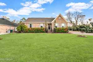 featured image of 9609 Iroquois Ave