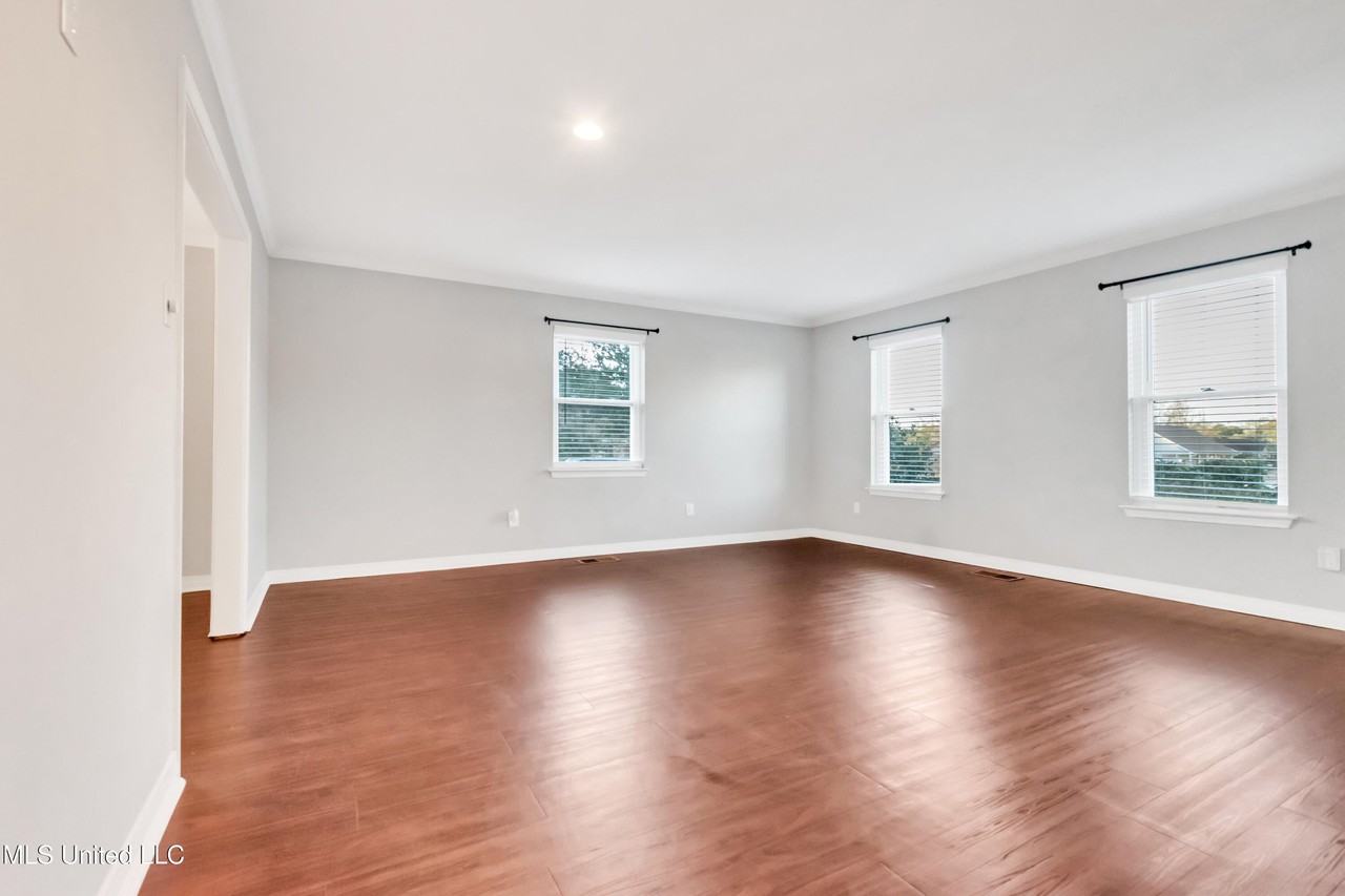 9609 Iroquois Ave - Photo 4 of 17