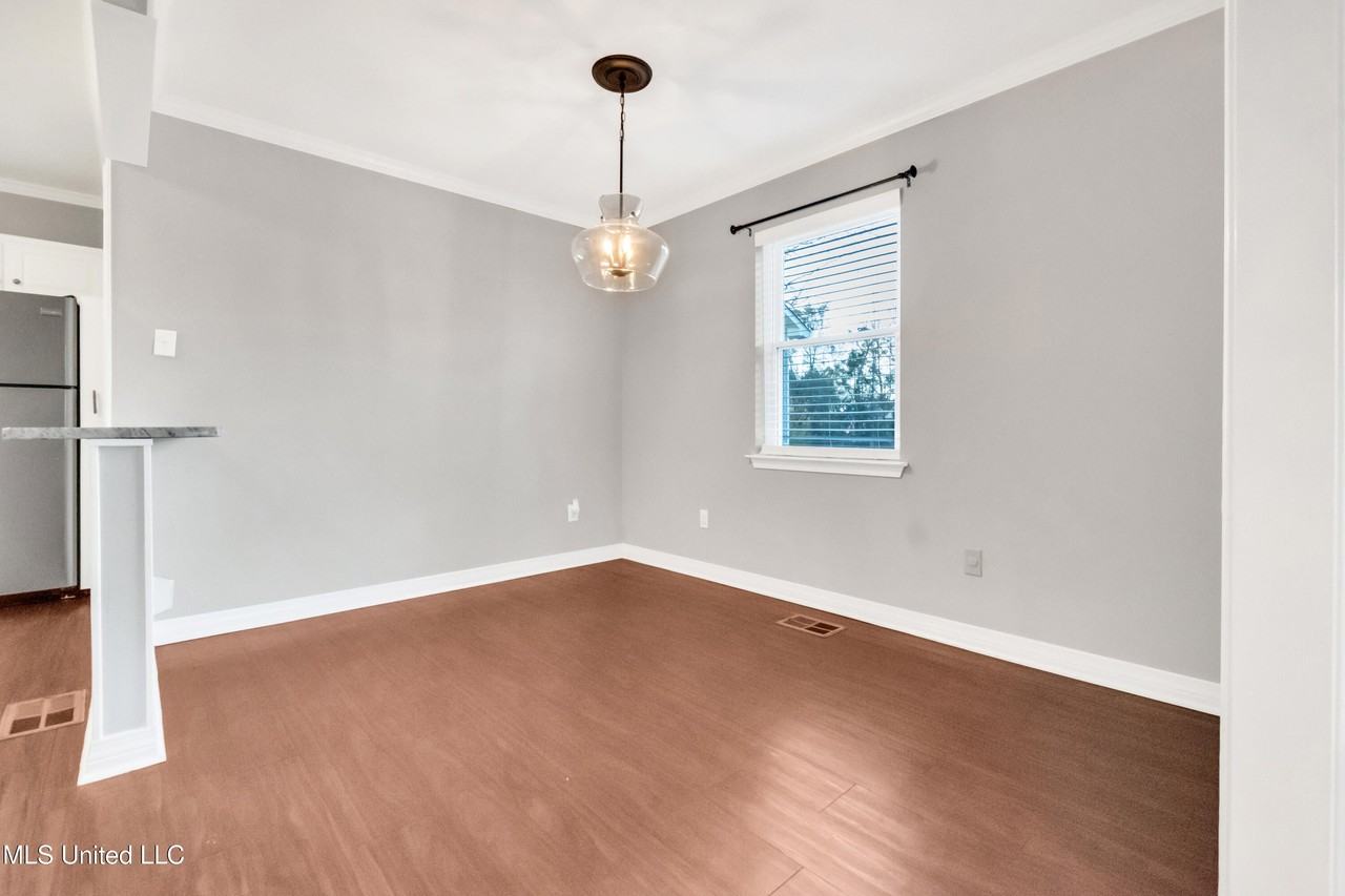 9609 Iroquois Ave - Photo 6 of 17