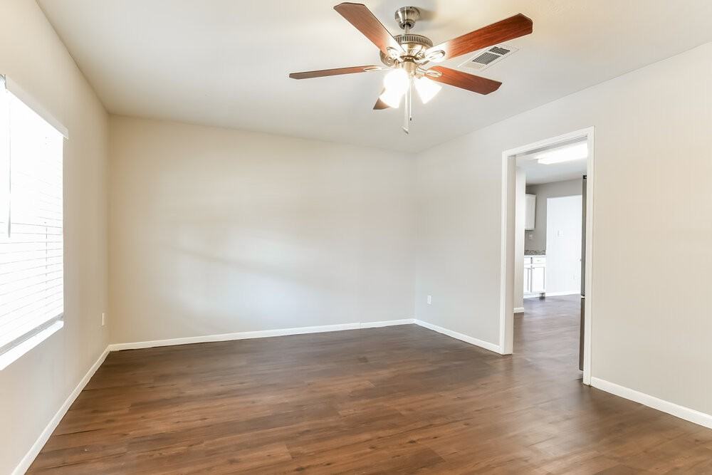 11611 Duane St - Photo 2 of 15